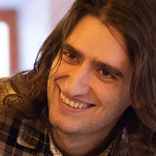 Portret: Luca Petreșteanu