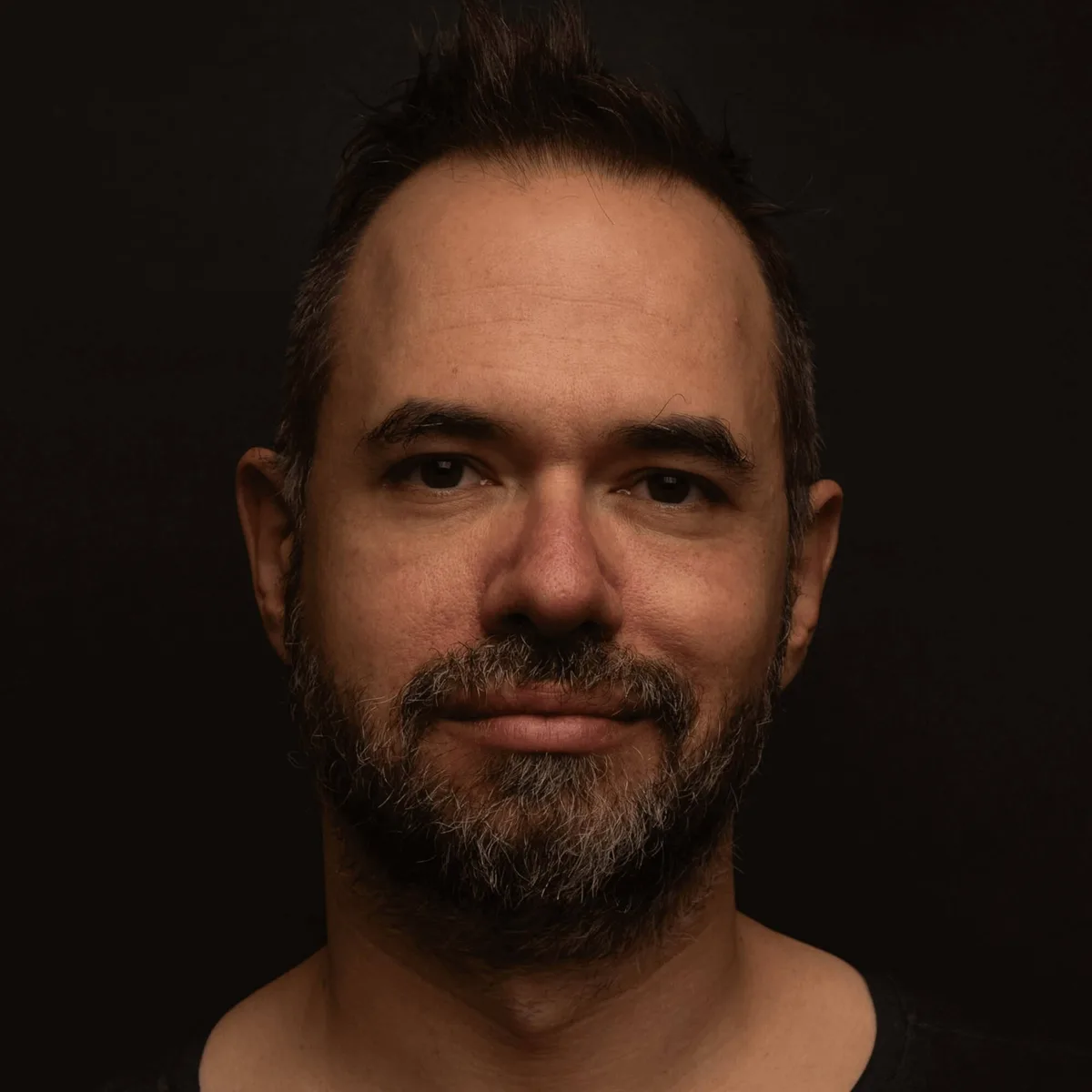 Portret: Vlad Pasencu