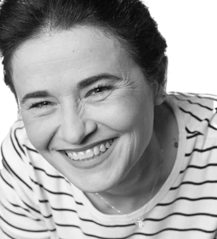 Portret: Mihaela Măcelaru