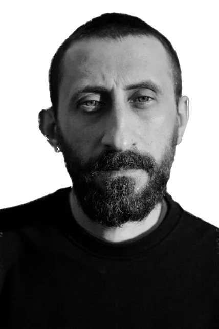 Portret: Iulian Burciu